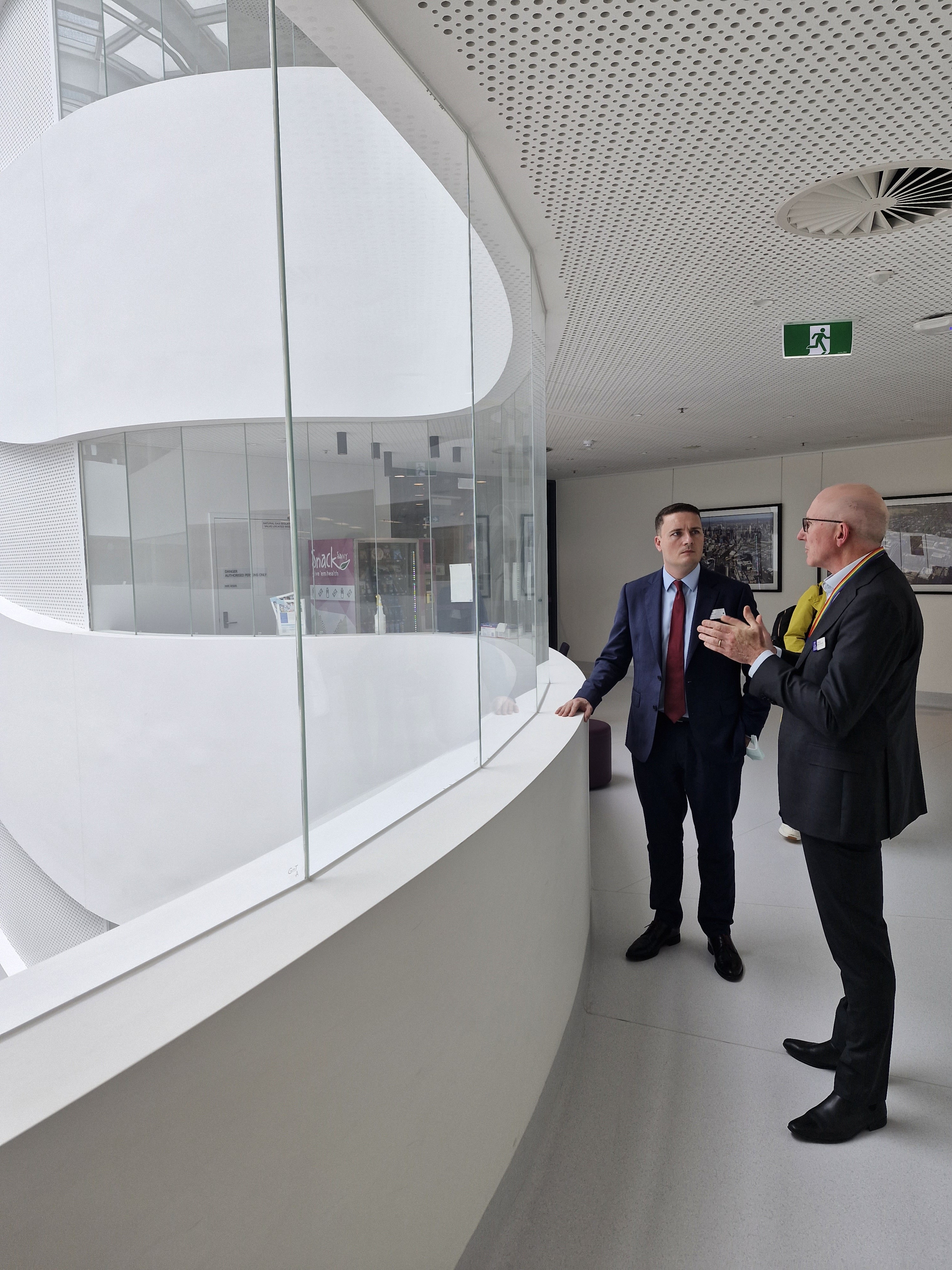 Mr Wes Streeting and Professor Sean Grimmond tour the Victorian Comprehensive Cancer Centre. Mr Wes Streeting and Professor Sean Grimmond tour the Victorian Comprehensive Cancer Centre.