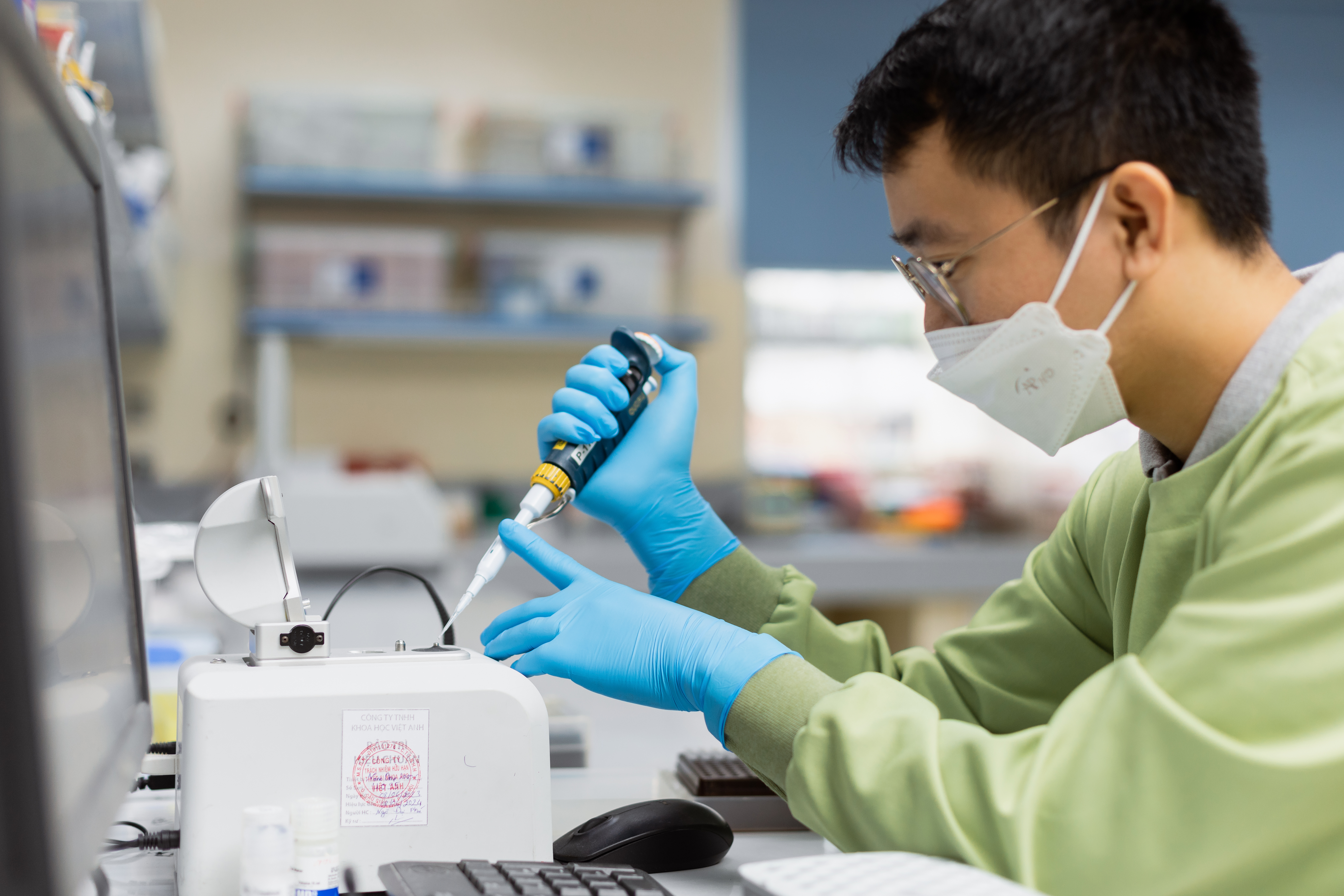 TB researcher in Vietnam